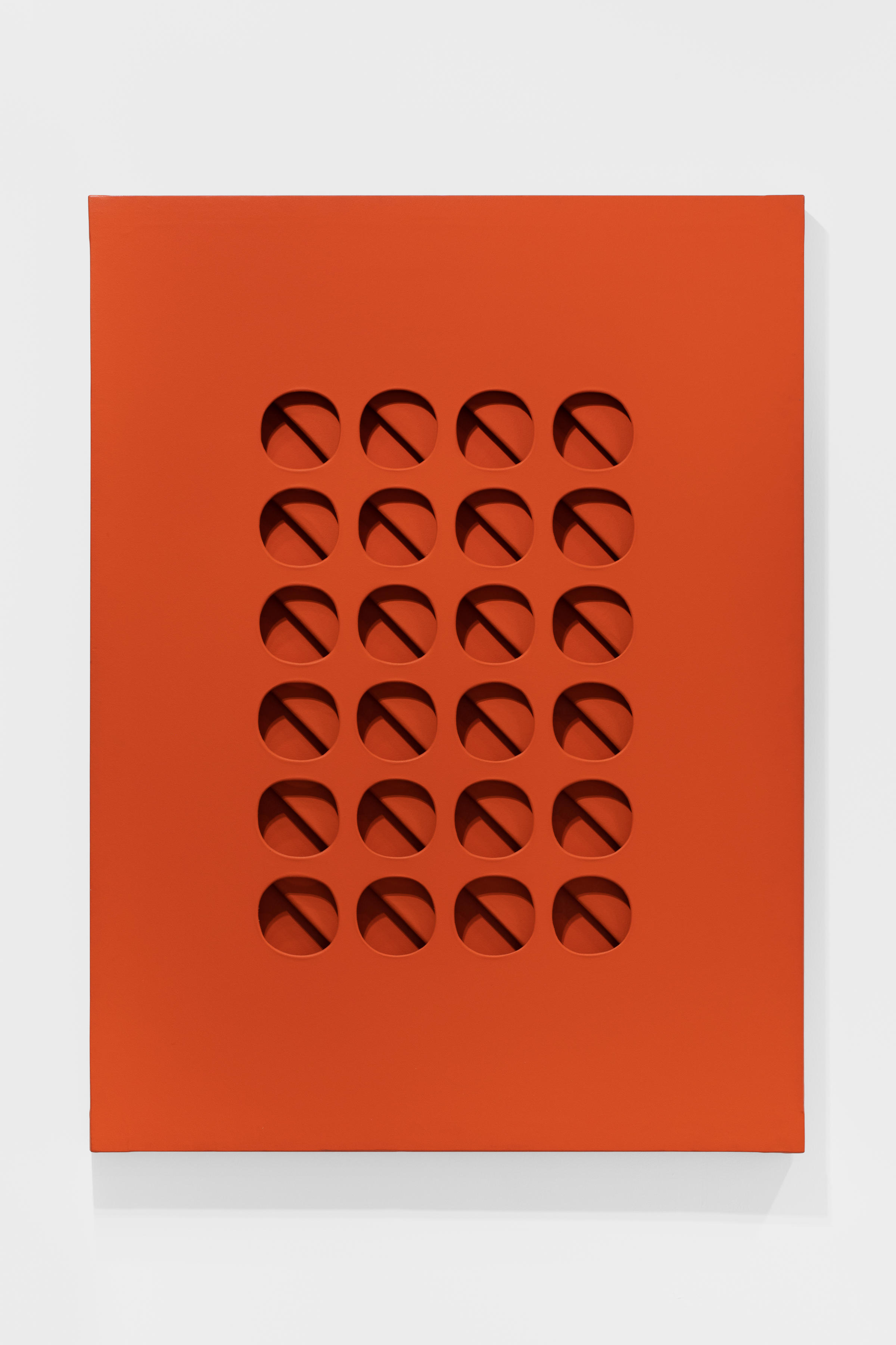 Intersuperficie Curva dal Rosso (Curved Intersurface from Red)